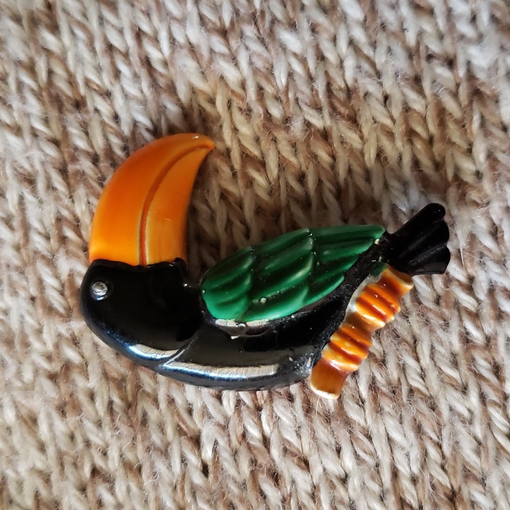 Toucan Pin Vintage